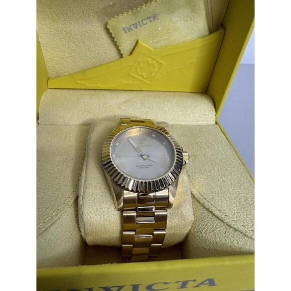 invicta mens watch pro diver Model 16739 Brand New